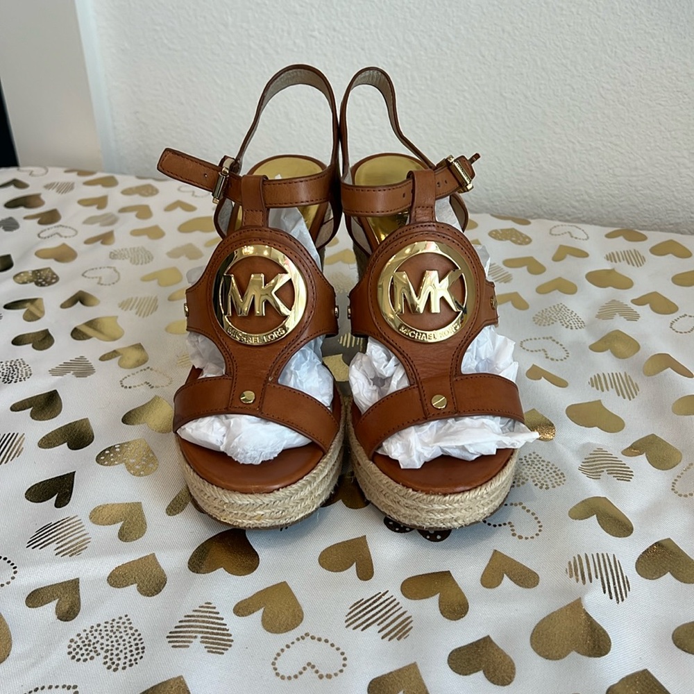 Michael Kors ✨ wedge Sandals ✨size 6